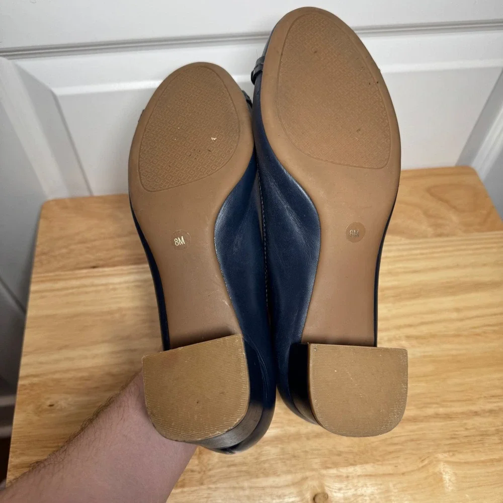 Tory Burch Navy Blue Leather Block Heel Logo Medallion Pumps 57985 Womens 8M
